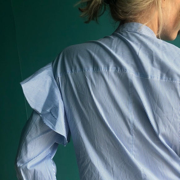Trouve ruffle shoulder striped blouse. - Picture 3 of 7
